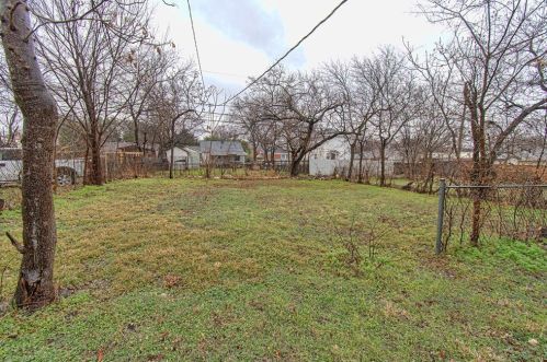 2735 Grafton Ave, Dallas TX  75211-5711 exterior