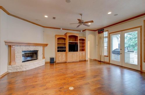 8301 Thorndyke Dr, Fort Worth TX  76182-8632 exterior