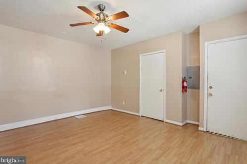 900 5 St, Philadelphia PA 19123-1455 exterior