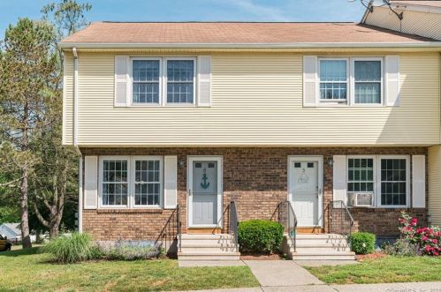 5 Countryside Ln, Middletown CT  06457-6001 exterior