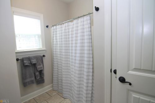 2074 Hiwassee Dr, Bonaire GA  31005-2507 exterior