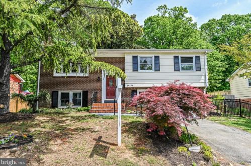14755 Dodson Dr, Woodbridge, VA 22193-1726
