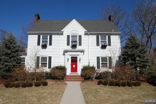 403 Colonial Rd, Ridgewood, NJ 07450-3405