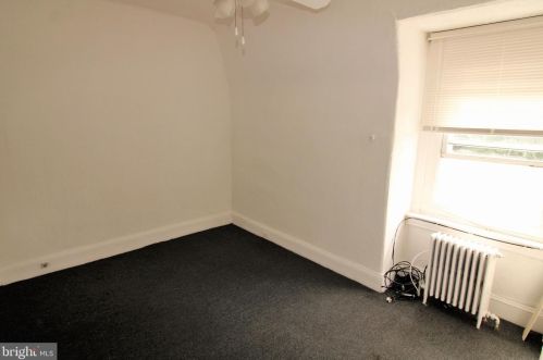 704 Chelten Ave, Philadelphia PA  19126-3712 exterior