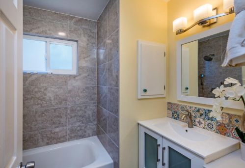 1800 Crater Lk Ave, Milpitas CA 95035-6608 exterior