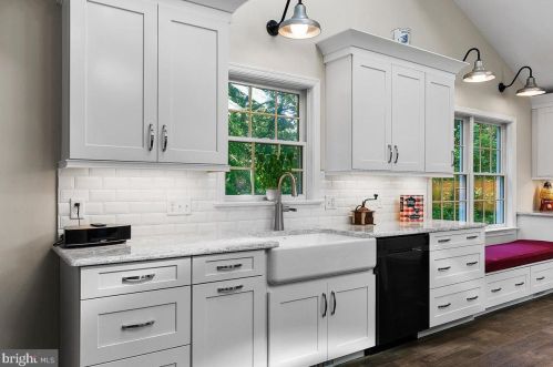 104 Cliff Ave, Lancaster PA  17602-4700 exterior