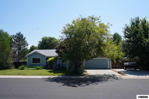 1747 Oakwood Dr, Minden, NV 89423-4734
