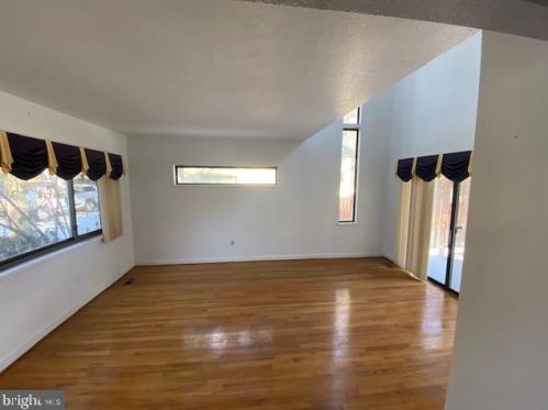 10083 Hatbrim Ter, Columbia, MD 21046-1318