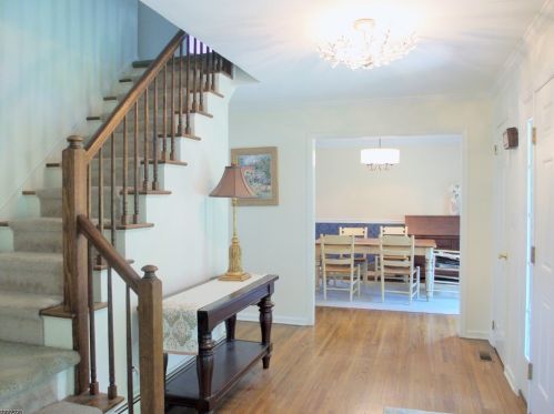 73 Fairmount Ave, Chester, NJ 07930-2620
