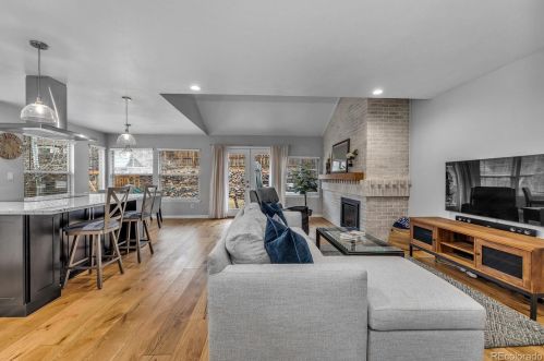 8238 Jasmine Ct, Englewood CO 80112-1033 exterior