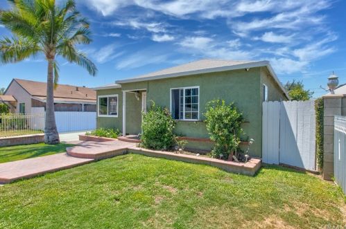 2122 Oak St, Santa Ana, CA 92707-2923
