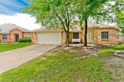 8528 Santa Ana Dr, Fort Worth TX  76131-5317 exterior