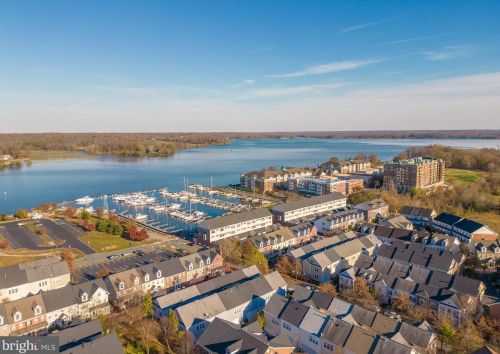 525 Belmont Bay Dr, Woodbridge VA  22191-5476 exterior