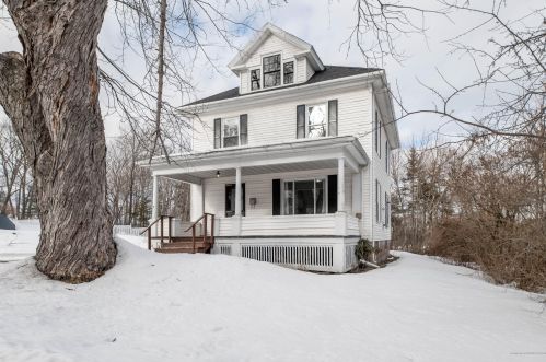 5 Ivers St, Brewer, ME 04412-2368