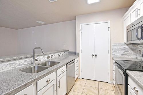 5828 Giddyup Ln, Fort Worth TX  76179-7355 exterior