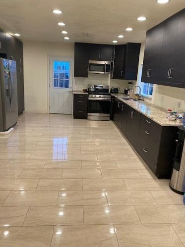 583 Poplar Ave, Manteca, CA 95336-3610