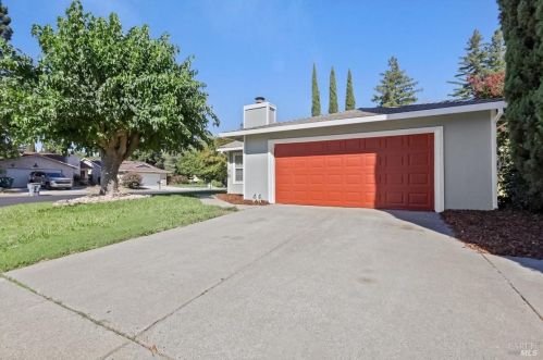 270 Powder Ct, Vacaville, CA 95687-5958