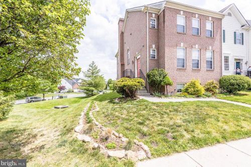 653 Mcleary Sq, Leesburg, VA 20175-5651