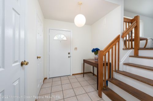 23 Bromley Dr, Hazlet, NJ 07730-2029
