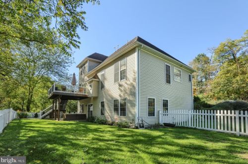 101 Shatto Dr, Carlisle PA  17013-2120 exterior