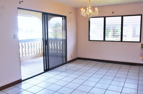 2003 Eluwene St, Honolulu HI  96819-4032 exterior