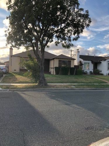 8615 6th Ave, Inglewood, CA 90305-2409