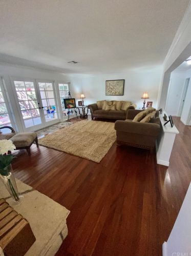 1102 Riviera Dr, Santa Ana CA 92706-1543 exterior