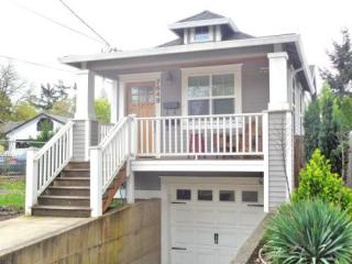7648 Willamette Blvd, Portland, OR 97203-5026