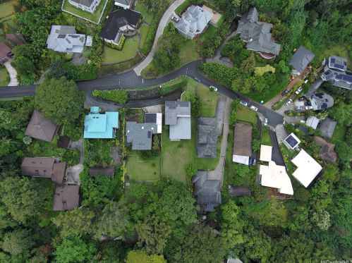 3086 Kaohinani Dr, Honolulu HI  96817-1040 exterior