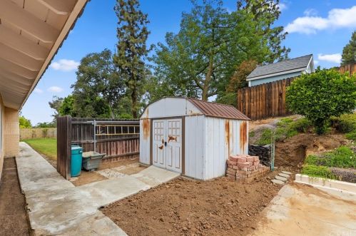 1181 Tiger Tail Dr, Riverside CA  92506-5423 exterior