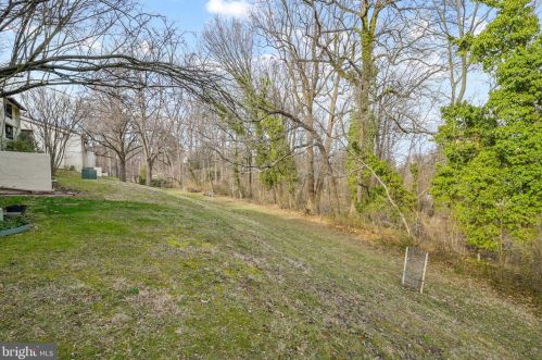 5669 Harpers Farm Rd, Columbia MD  21044-2032 exterior