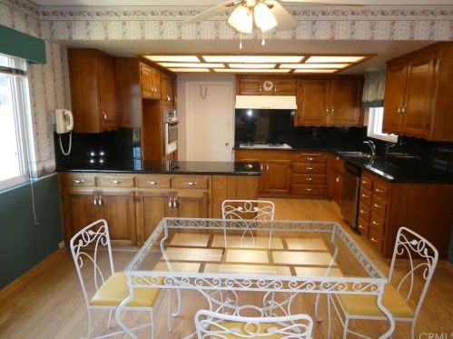 411 Nutwood St, Anaheim CA  92804-2633 exterior