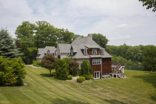 119 Stoney Brook Ln, Watertown, CT 06795-1033