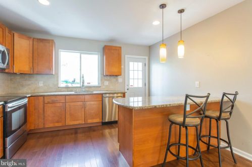 1704 4 St, Philadelphia PA 19133-3230 exterior