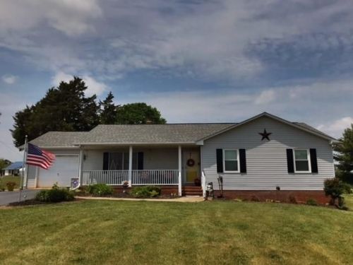 221 Ben Annie Rd, Gretna, VA 24557-4619