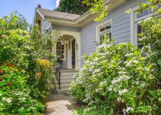 1134 Newport Way, Seattle, WA 98122-3554