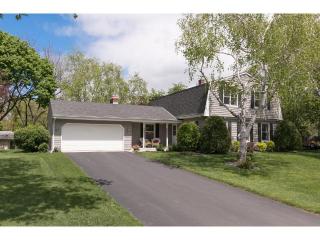 2776 Irene Cir, Saint Paul, MN 55113-2328
