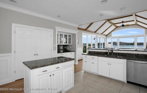 146 Conover Ln, Tinton Falls NJ 07701-6213 exterior