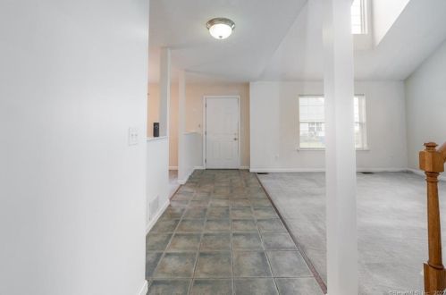 14 Greenview Ter, Middletown CT  06457-8738 exterior