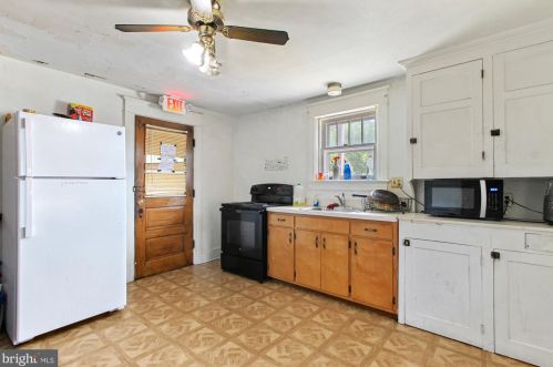 536 Broadway, Hanover, PA 17331-2003