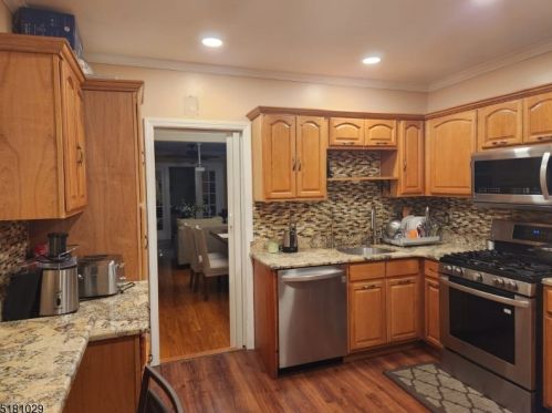 714 Irvington Ave, Maplewood, NJ 07040-1608