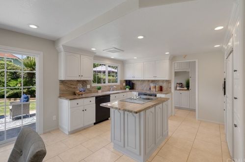 2929 Hempstead Rd, Anaheim CA  92806-4008 exterior