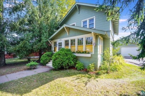 126 10th St, Scanlon, MN 55720-1821