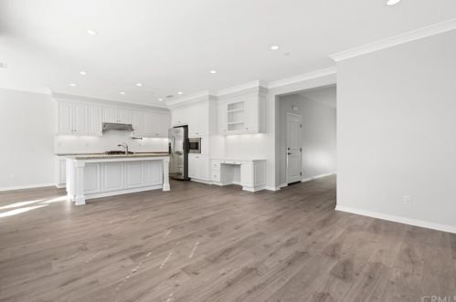 56 Rembrandt, Irvine CA  92620-7314 exterior