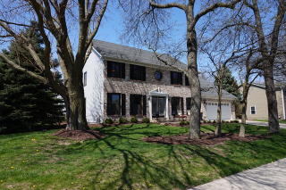 125 Stauffer Dr, Naperville, IL 60540-4133