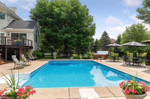 3528 Crestmoor Dr, Saint Paul MN  55125-5028 exterior