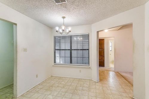 1824 Lincolnshire Way, Fort Worth TX  76134-5584 exterior