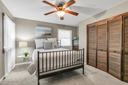 13 Jefferson St, Tinton Falls NJ 07701-5751 exterior