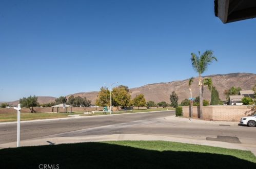 1476 Airlift St, San Jacinto, CA 92582-6224
