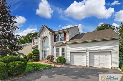 20 Rolling Brook Dr, Edison, NJ 08820-4430